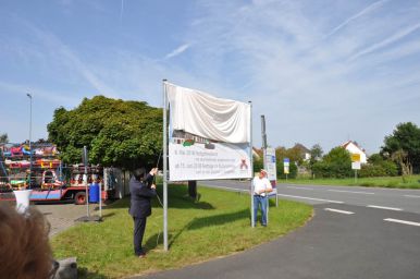 Enthüllung Banner 750 Jahre Rembrücken